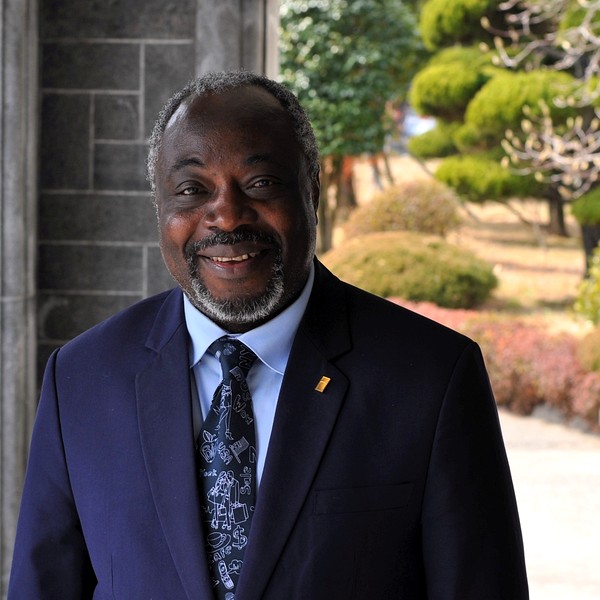 Professeur Yiombi Thona Patrick